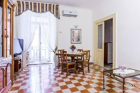 ナポリCasa Lillina A Toledo , Near Piazza Del Plebiscitoアパートメント エクステリア 写真