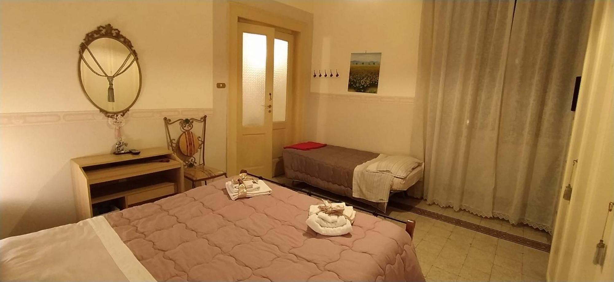 ナポリCasa Lillina A Toledo , Near Piazza Del Plebiscitoアパートメント エクステリア 写真