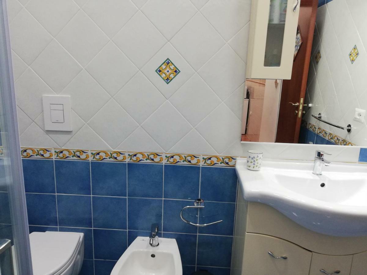 ナポリCasa Lillina A Toledo , Near Piazza Del Plebiscitoアパートメント エクステリア 写真